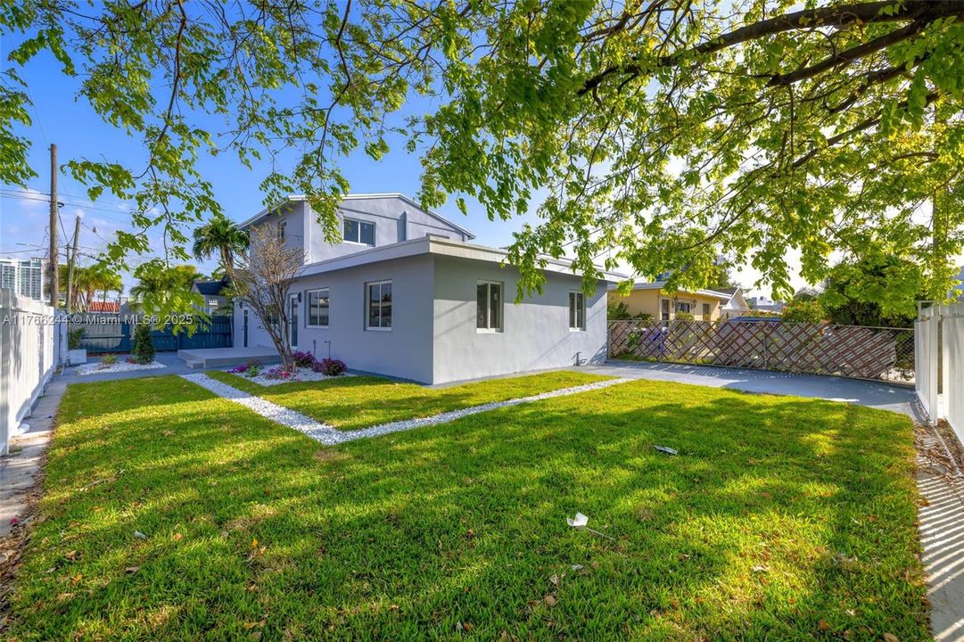 Recently Sold: $720,000 (6 beds, 3 baths, 2000 Square Feet)