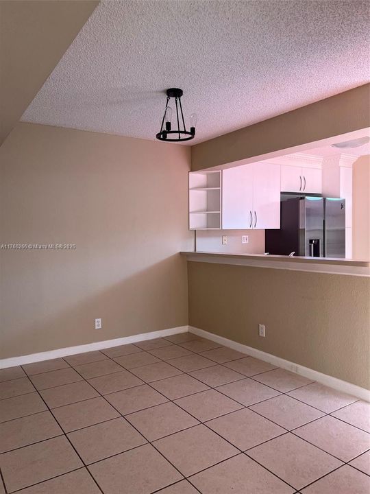 Recently Sold: $340,000 (2 beds, 2 baths, 1302 Square Feet)