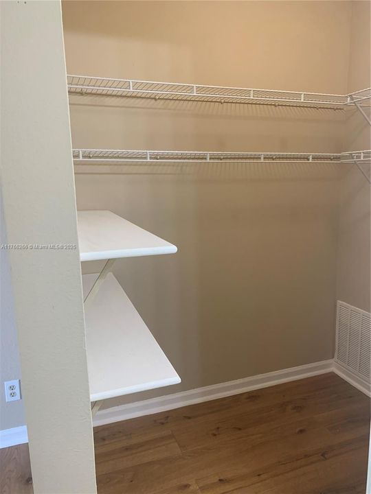 Recently Sold: $340,000 (2 beds, 2 baths, 1302 Square Feet)