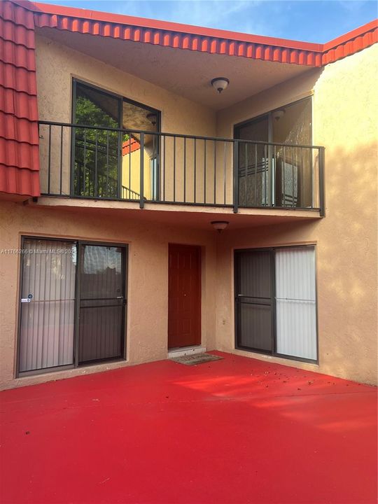 Recently Sold: $340,000 (2 beds, 2 baths, 1302 Square Feet)