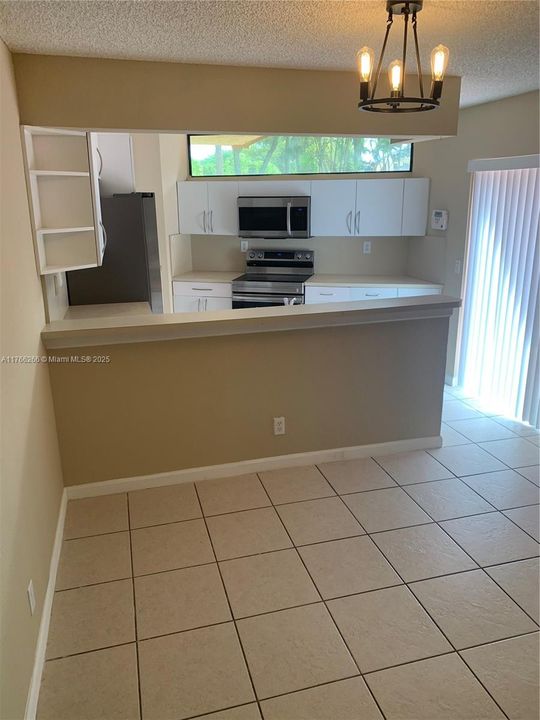 Recently Sold: $340,000 (2 beds, 2 baths, 1302 Square Feet)