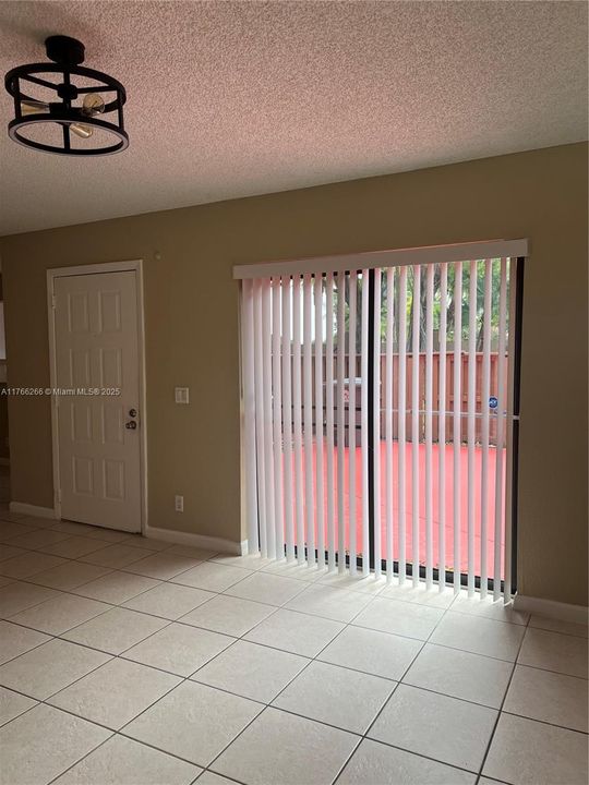 Recently Sold: $340,000 (2 beds, 2 baths, 1302 Square Feet)