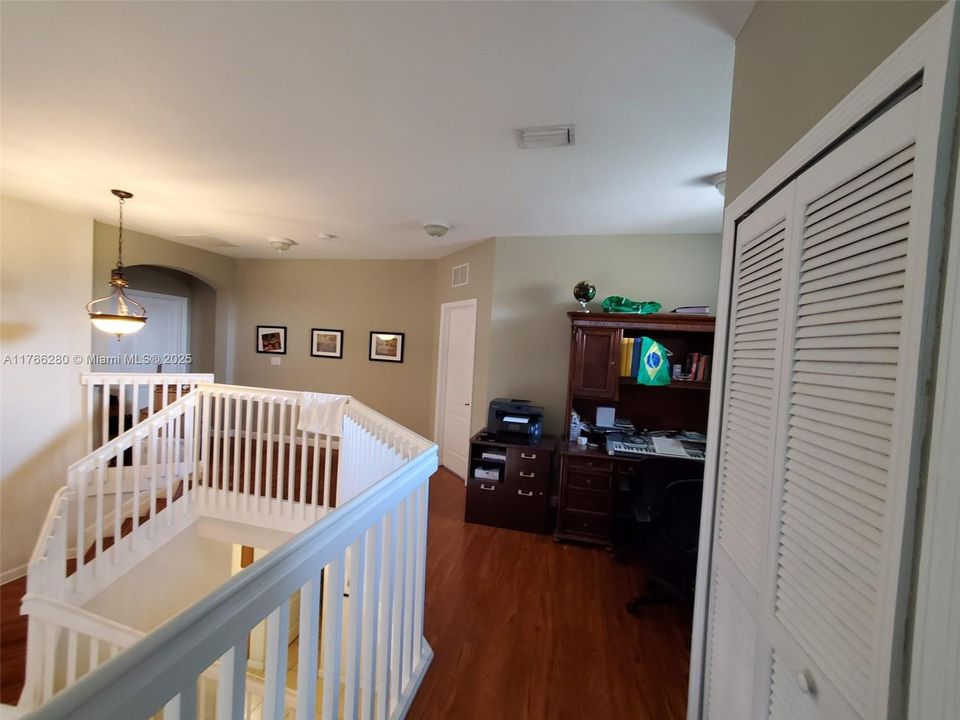 For Sale: $1,040,000 (4 beds, 4 baths, 3053 Square Feet)