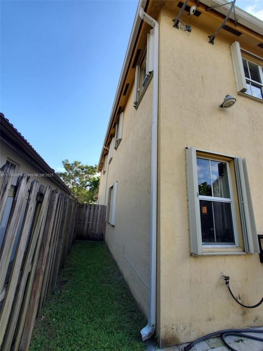 For Sale: $1,040,000 (4 beds, 4 baths, 3053 Square Feet)