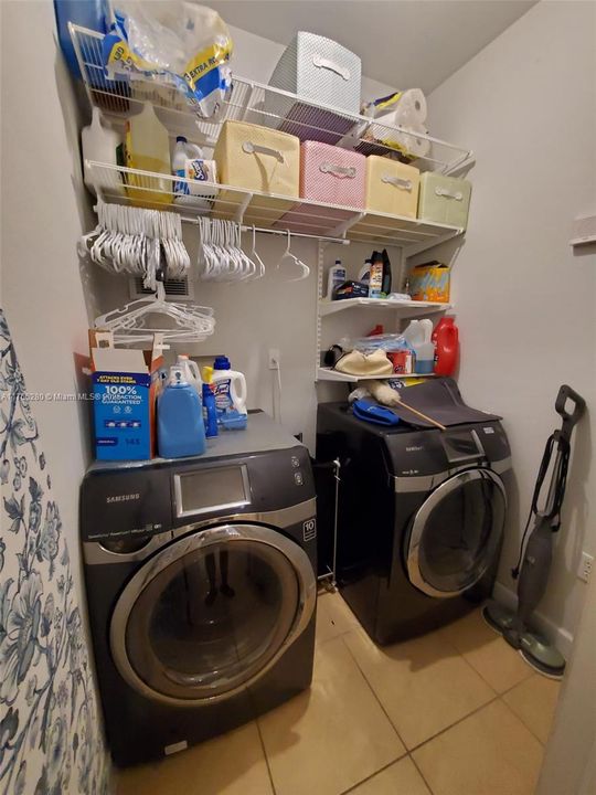 For Sale: $1,040,000 (4 beds, 4 baths, 3053 Square Feet)