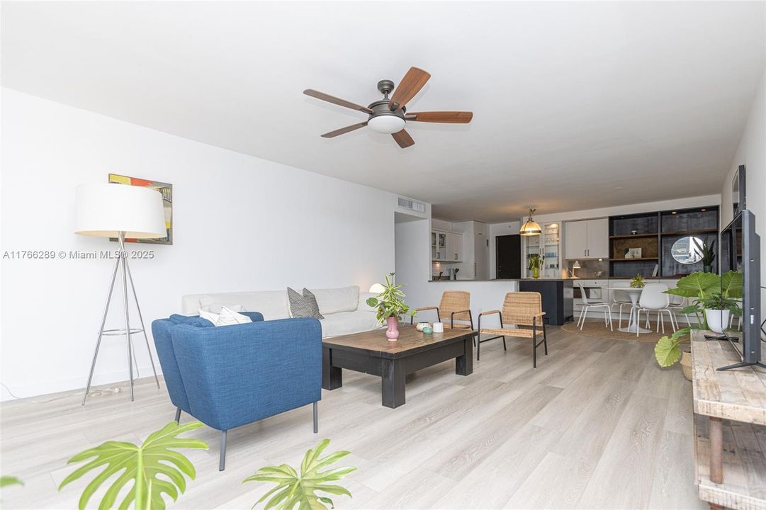 For Sale: $799,000 (2 beds, 2 baths, 1335 Square Feet)