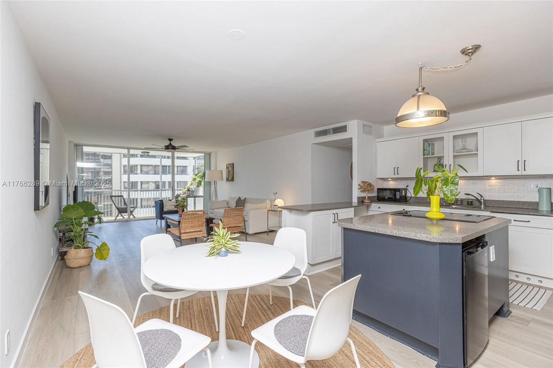 For Sale: $799,000 (2 beds, 2 baths, 1335 Square Feet)