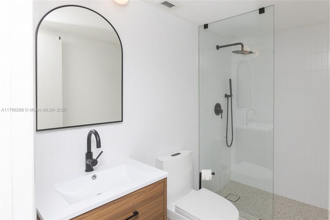 For Sale: $799,000 (2 beds, 2 baths, 1335 Square Feet)