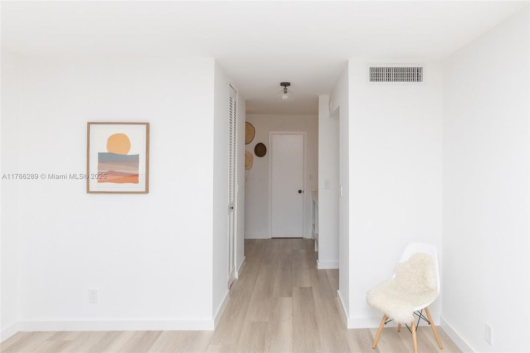 For Sale: $799,000 (2 beds, 2 baths, 1335 Square Feet)