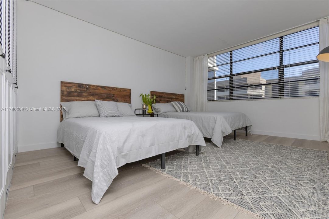 For Sale: $799,000 (2 beds, 2 baths, 1335 Square Feet)