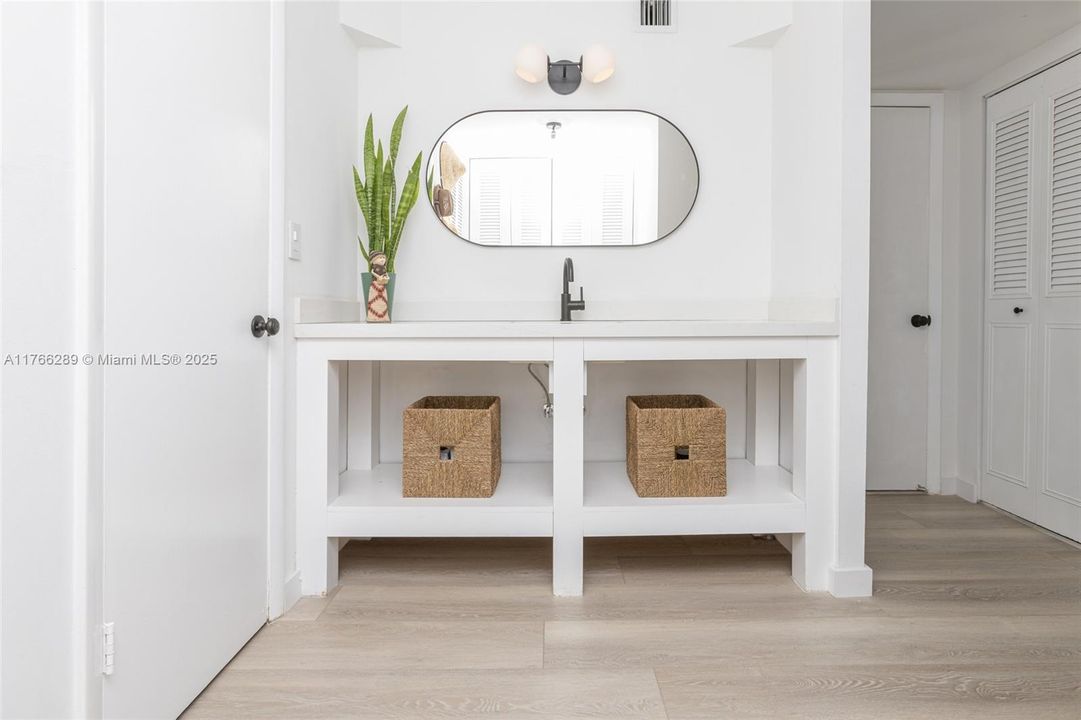 For Sale: $799,000 (2 beds, 2 baths, 1335 Square Feet)