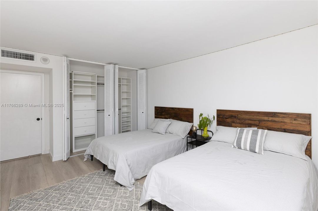 For Sale: $799,000 (2 beds, 2 baths, 1335 Square Feet)