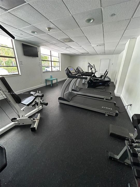 For Sale: $799,000 (2 beds, 2 baths, 1335 Square Feet)