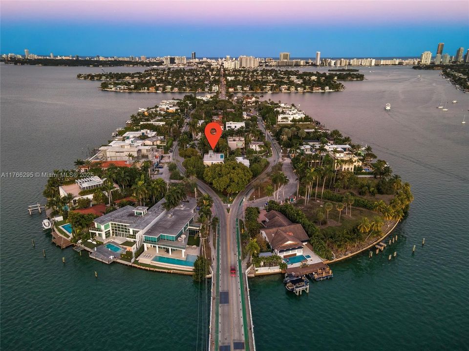 На продажу: $7,000,000 (7 спален, 7 ванн, 5016 Квадратных фут)