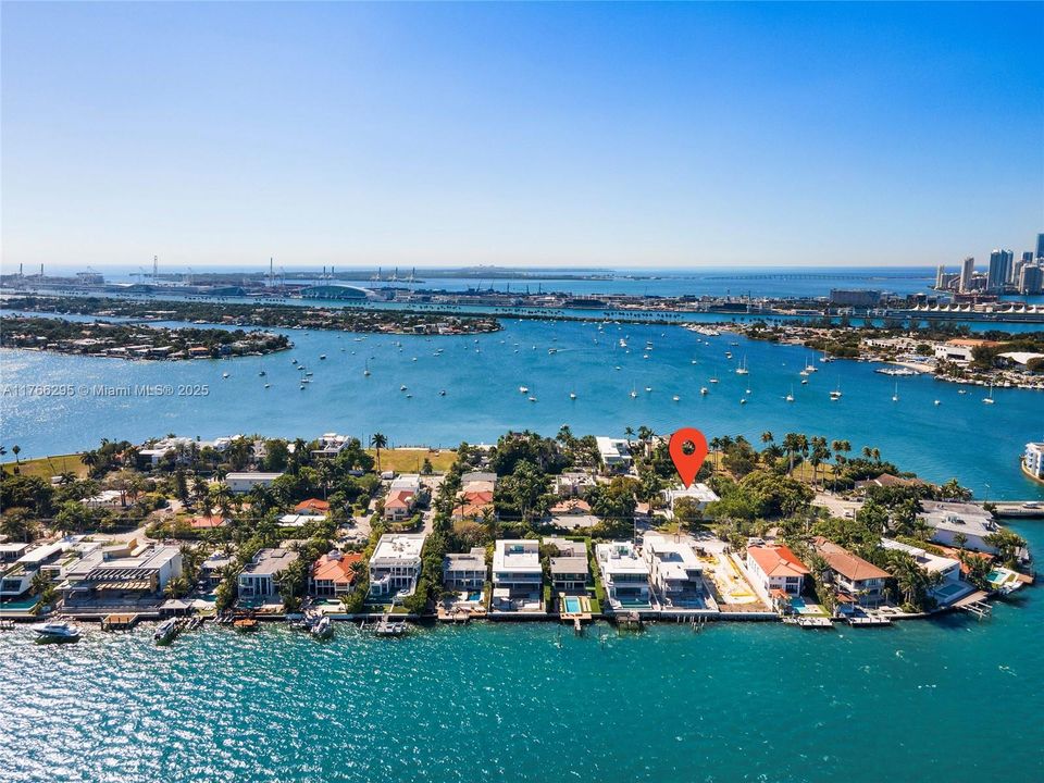 На продажу: $7,000,000 (7 спален, 7 ванн, 5016 Квадратных фут)