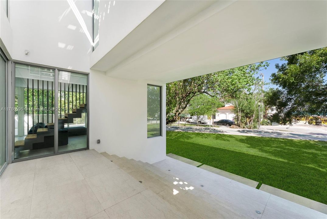 На продажу: $7,000,000 (7 спален, 7 ванн, 5016 Квадратных фут)