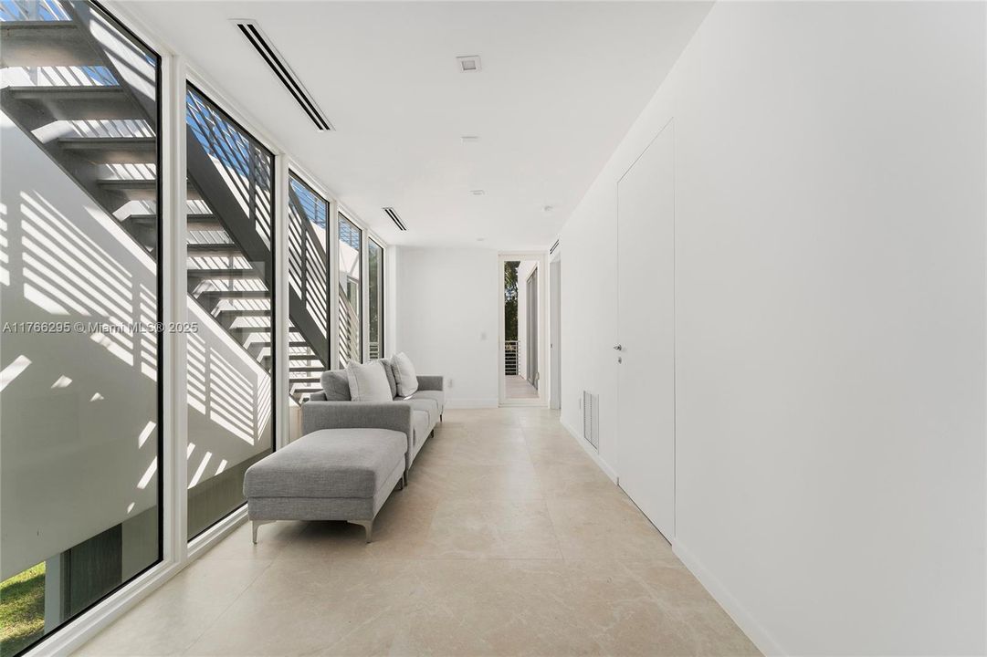 На продажу: $7,000,000 (7 спален, 7 ванн, 5016 Квадратных фут)