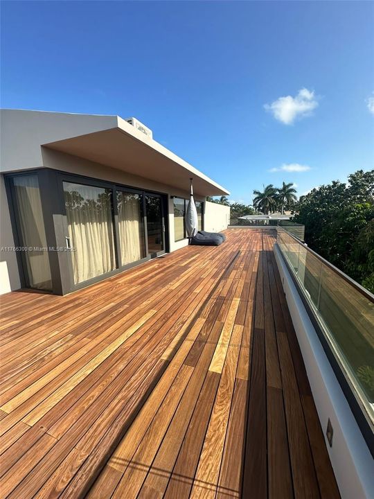 En Venta: $11,300,000 (6 camas, 6 baños, 5216 Pies cuadrados)