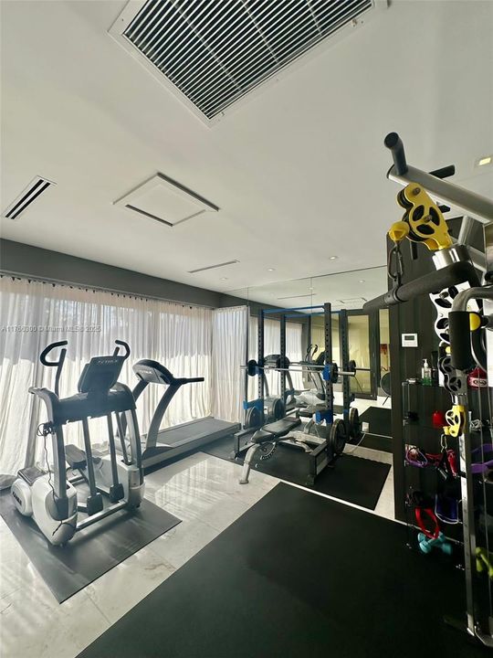 En Venta: $11,300,000 (6 camas, 6 baños, 5216 Pies cuadrados)