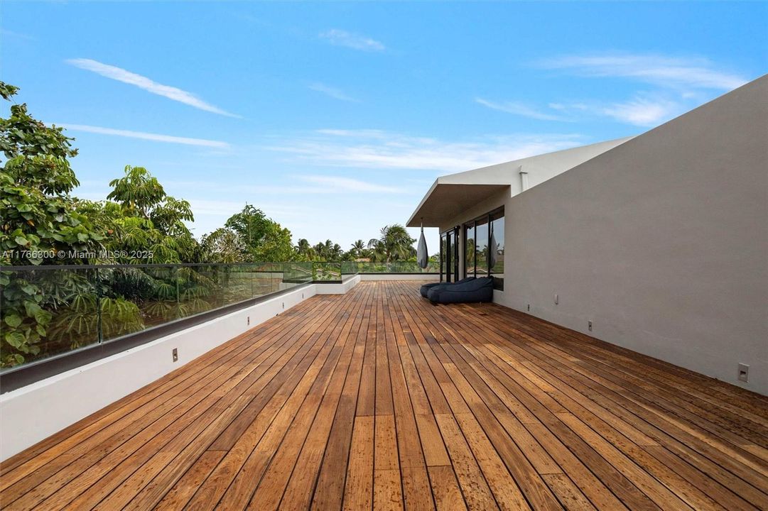 En Venta: $11,300,000 (6 camas, 6 baños, 5216 Pies cuadrados)