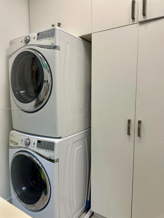 En Venta: $11,300,000 (6 camas, 6 baños, 5216 Pies cuadrados)