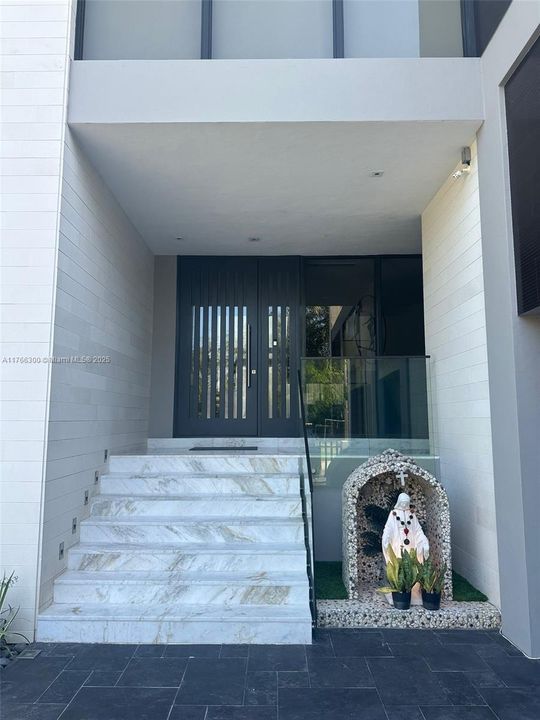 En Venta: $11,300,000 (6 camas, 6 baños, 5216 Pies cuadrados)