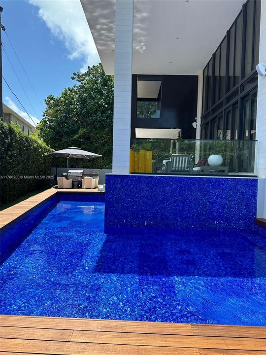 En Venta: $11,300,000 (6 camas, 6 baños, 5216 Pies cuadrados)