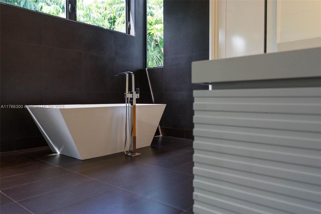 En Venta: $11,300,000 (6 camas, 6 baños, 5216 Pies cuadrados)