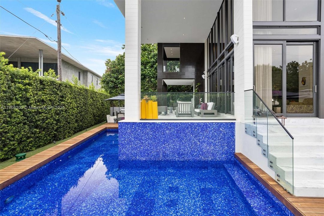 En Venta: $11,300,000 (6 camas, 6 baños, 5216 Pies cuadrados)