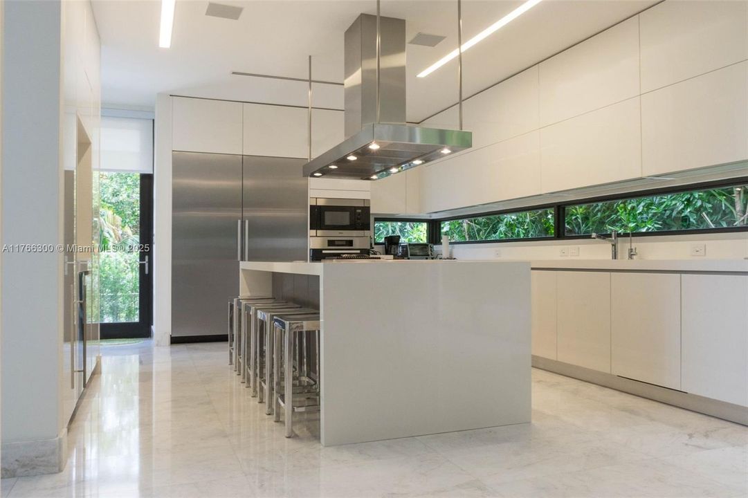 En Venta: $11,300,000 (6 camas, 6 baños, 5216 Pies cuadrados)