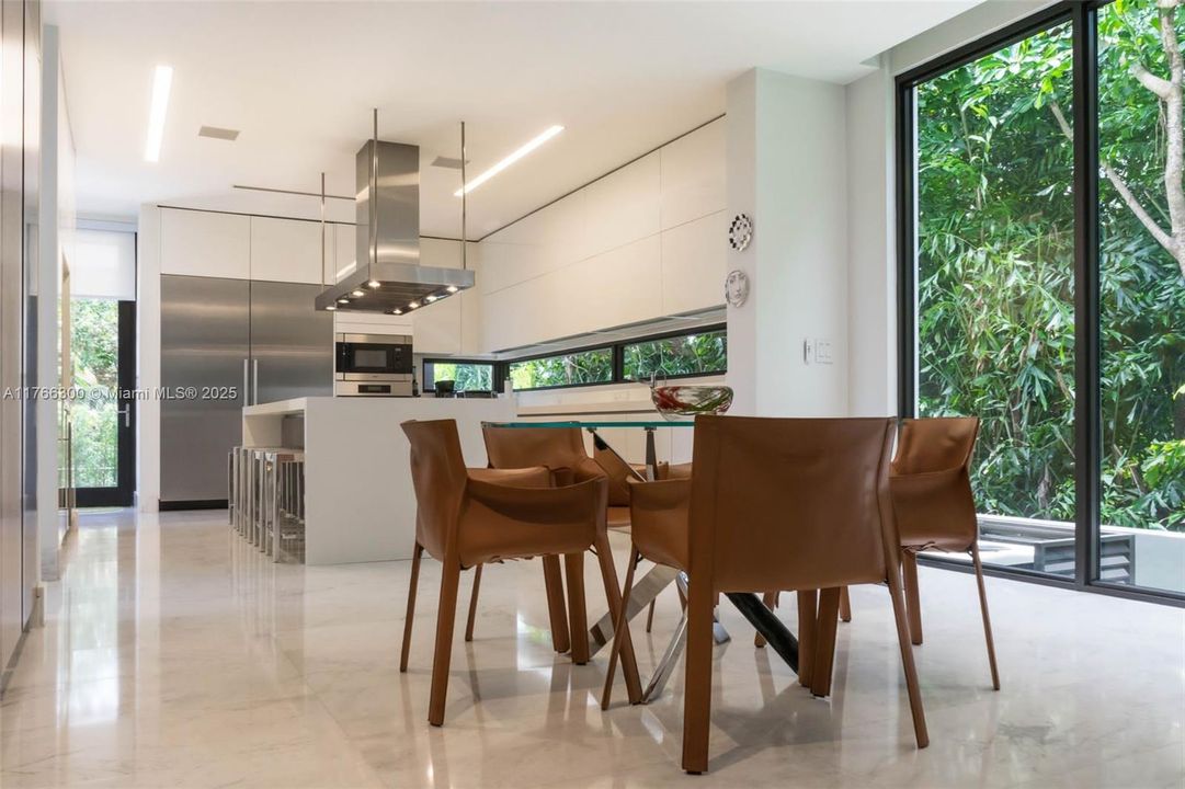 En Venta: $11,300,000 (6 camas, 6 baños, 5216 Pies cuadrados)