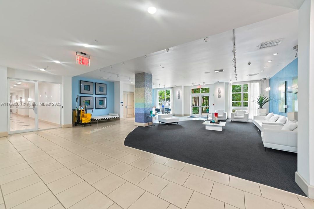 Недавно продано: $515,000 (2 спален, 2 ванн, 1202 Квадратных фут)