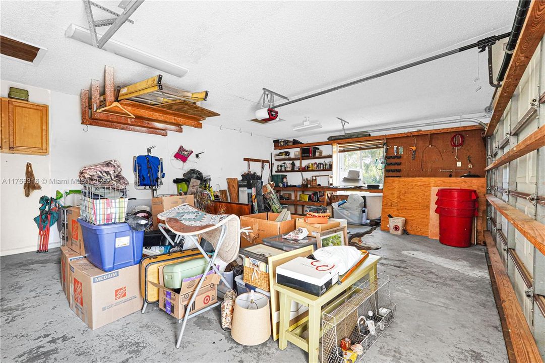 Недавно продано: $999,000 (3 спален, 2 ванн, 2417 Квадратных фут)