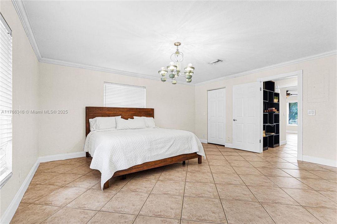 Недавно продано: $999,000 (3 спален, 2 ванн, 2417 Квадратных фут)