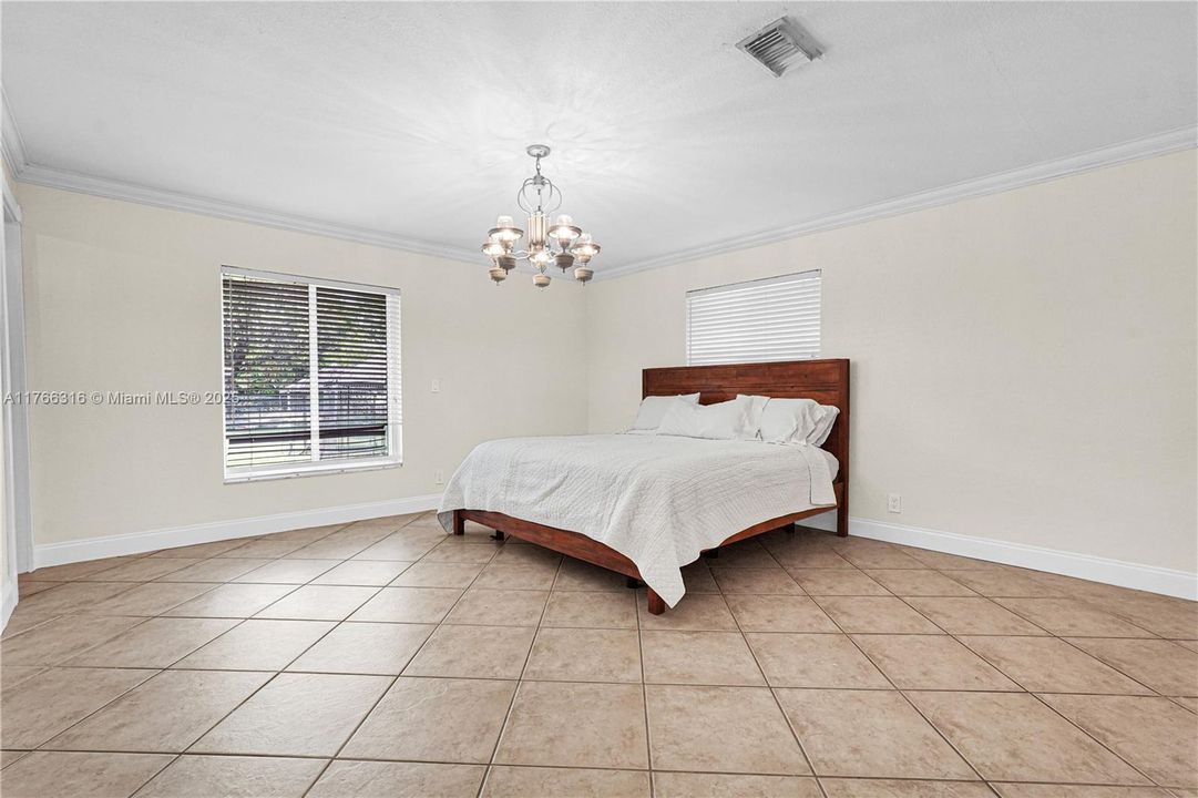 Недавно продано: $999,000 (3 спален, 2 ванн, 2417 Квадратных фут)