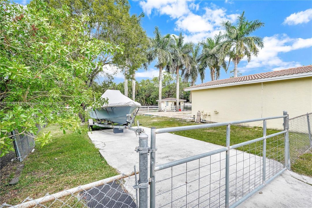 Недавно продано: $999,000 (3 спален, 2 ванн, 2417 Квадратных фут)