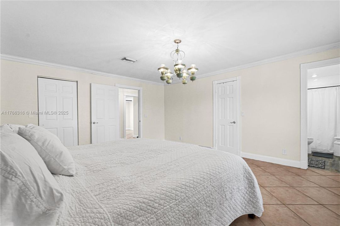 Недавно продано: $999,000 (3 спален, 2 ванн, 2417 Квадратных фут)