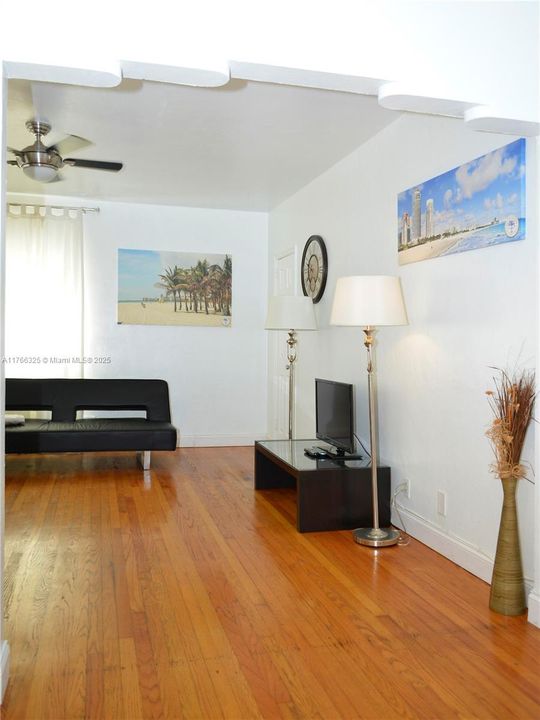 En Venta: $260,000 (1 camas, 1 baños, 638 Pies cuadrados)