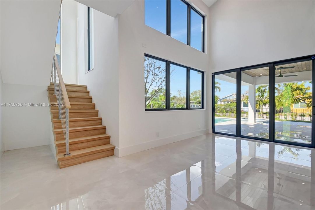 На продажу: $2,845,000 (5 спален, 5 ванн, 3573 Квадратных фут)