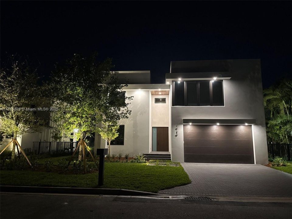 На продажу: $2,845,000 (5 спален, 5 ванн, 3573 Квадратных фут)