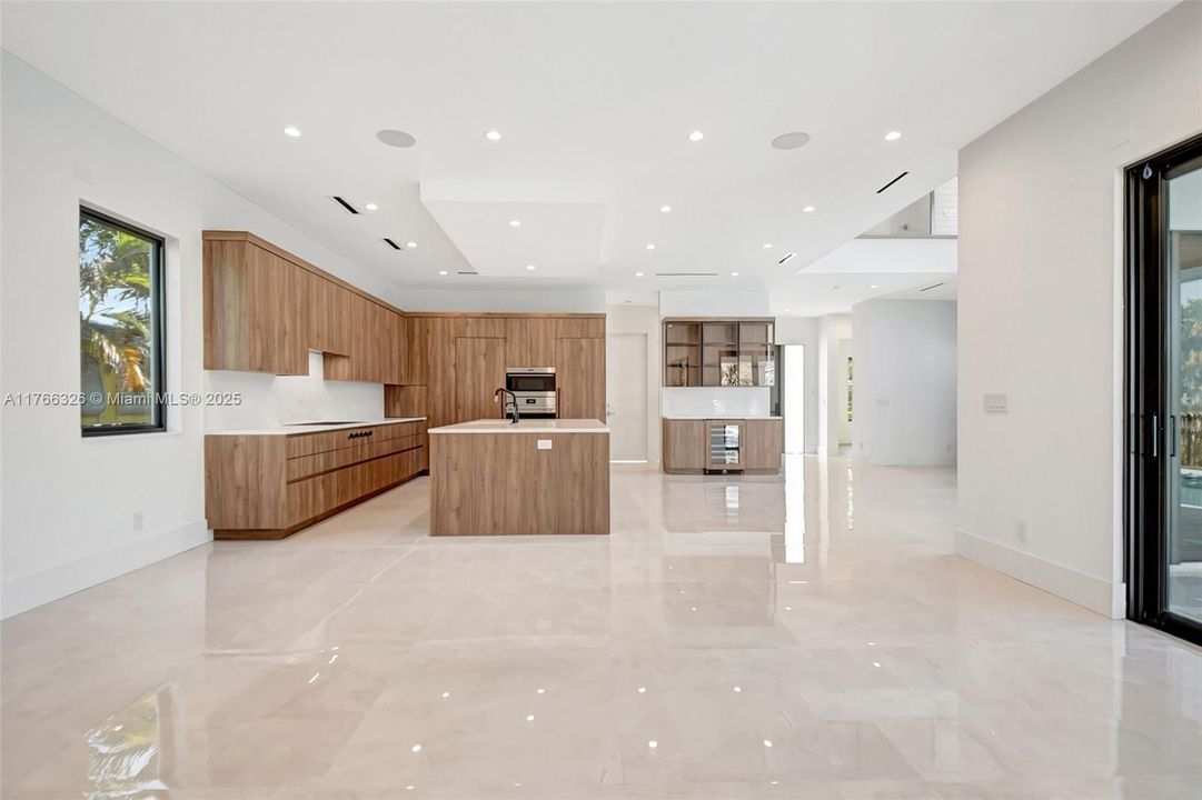 На продажу: $2,845,000 (5 спален, 5 ванн, 3573 Квадратных фут)