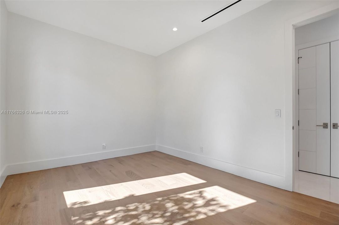 1st floor bedroom/office