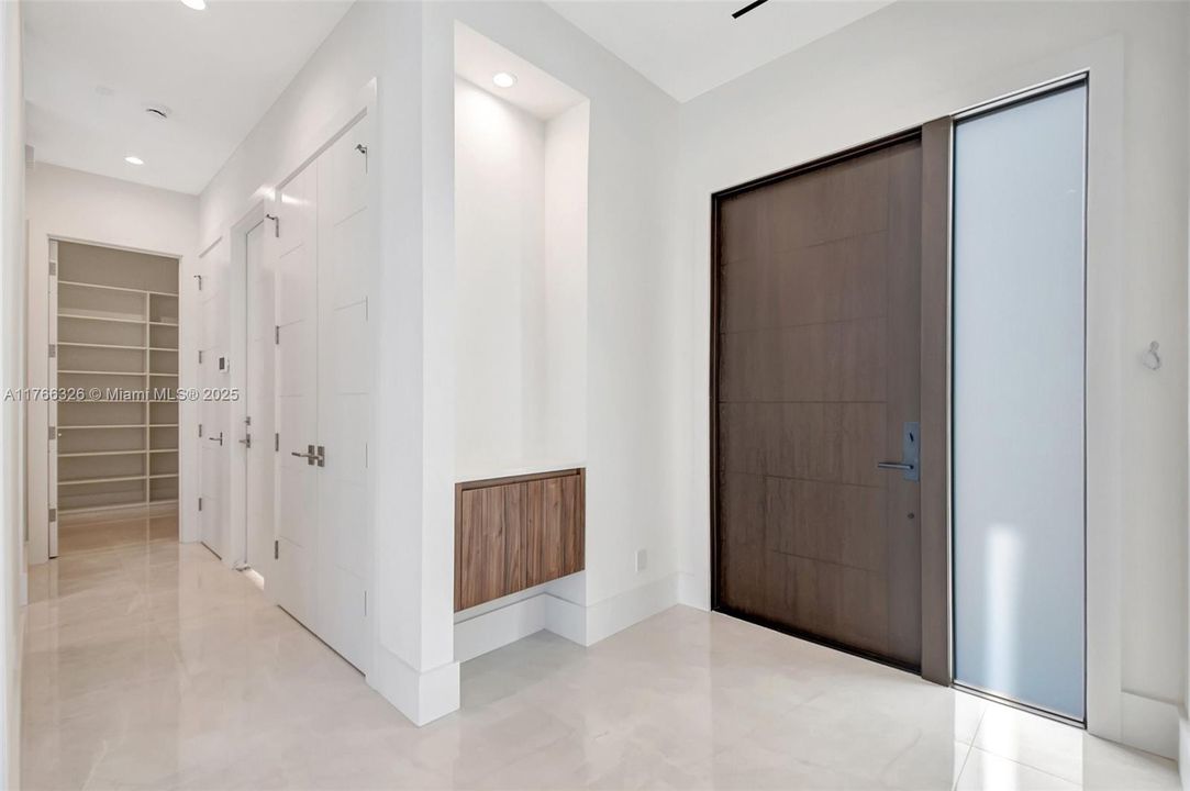 На продажу: $2,845,000 (5 спален, 5 ванн, 3573 Квадратных фут)