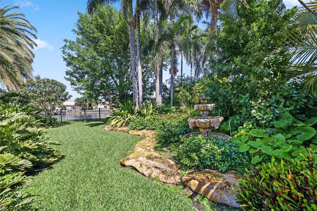 最近售出: $1,825,000 (4 贝兹, 2 浴室, 3008 平方英尺)