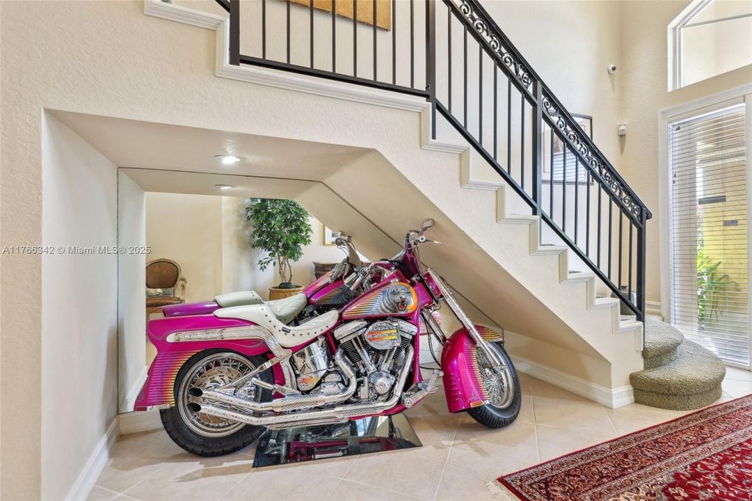 最近售出: $1,825,000 (4 贝兹, 2 浴室, 3008 平方英尺)