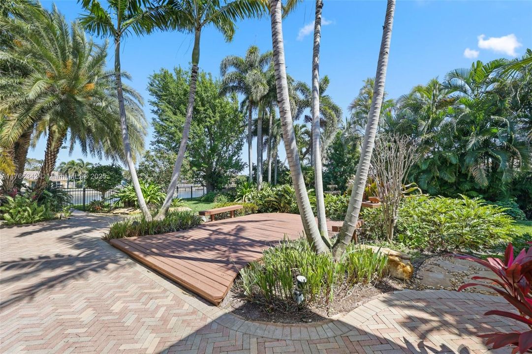 最近售出: $1,825,000 (4 贝兹, 2 浴室, 3008 平方英尺)