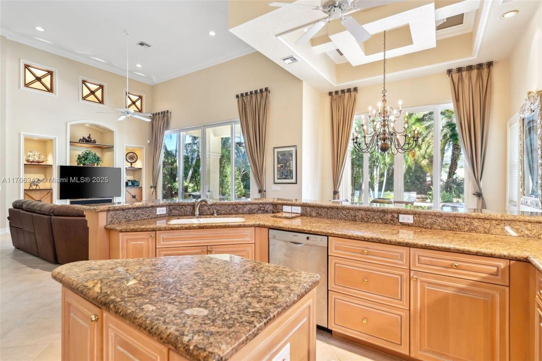 最近售出: $1,825,000 (4 贝兹, 2 浴室, 3008 平方英尺)