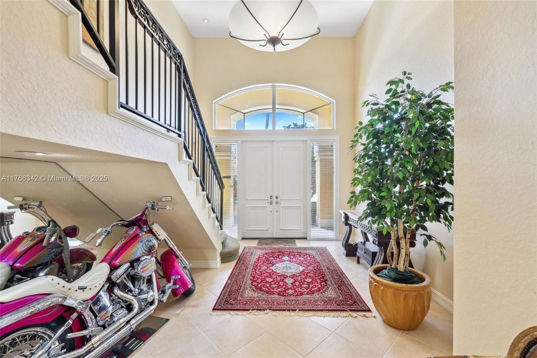 最近售出: $1,825,000 (4 贝兹, 2 浴室, 3008 平方英尺)