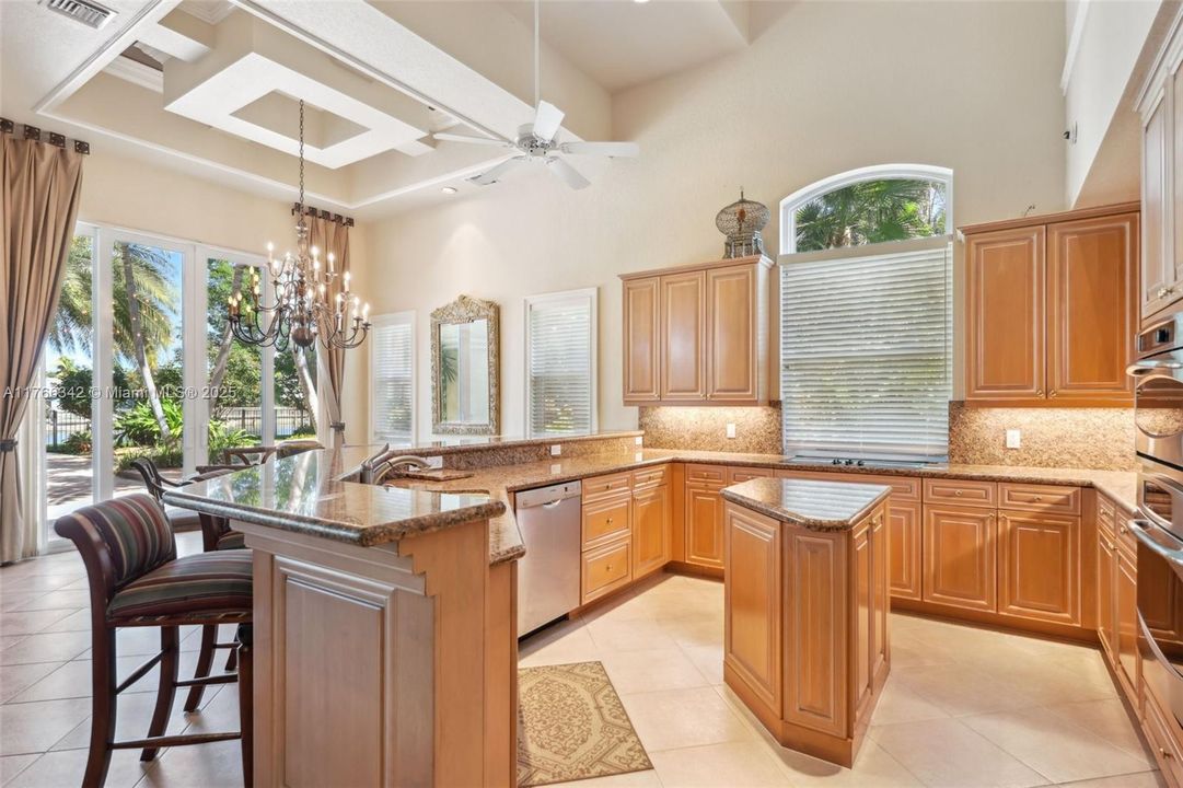 最近售出: $1,825,000 (4 贝兹, 2 浴室, 3008 平方英尺)