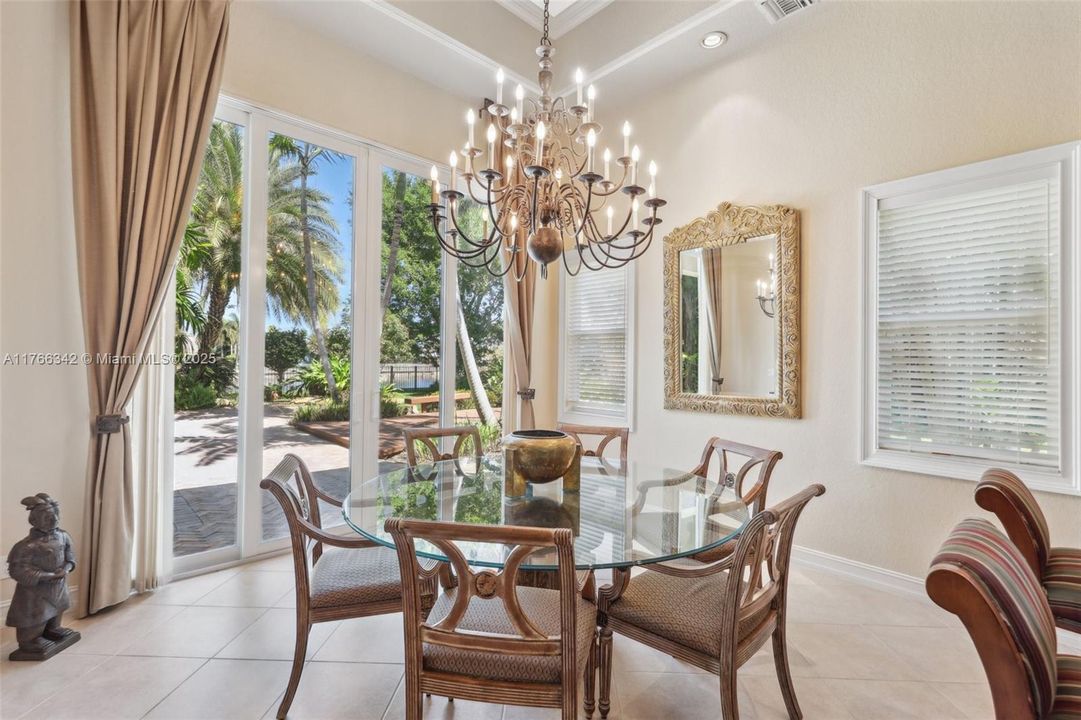 最近售出: $1,825,000 (4 贝兹, 2 浴室, 3008 平方英尺)